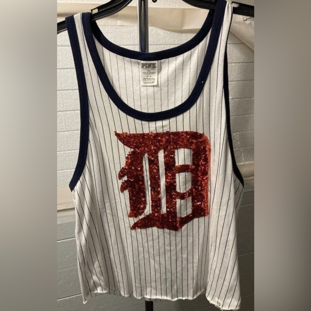 VS PINK Detroit Tigers Tank & matching capri sweat pants-SZ-Large